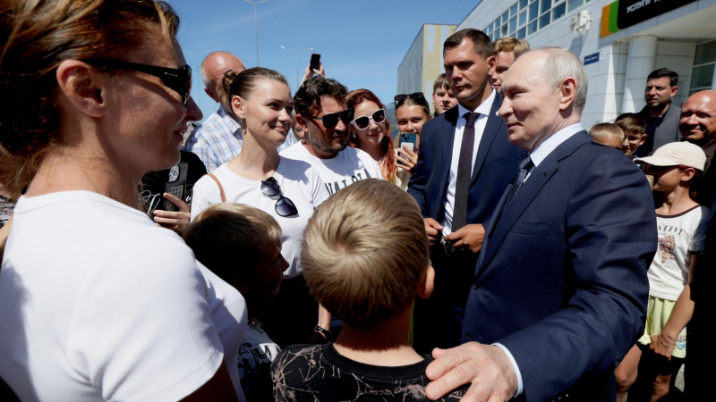 Священник, с которым Путин общался на Итурупе, увлекается туризмом
