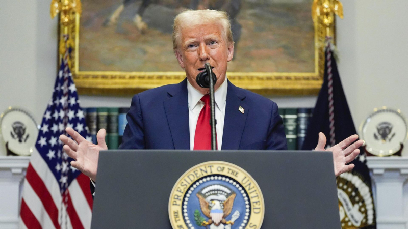 Трамп заявил о строительстве в Белом доме большого военного комплекса