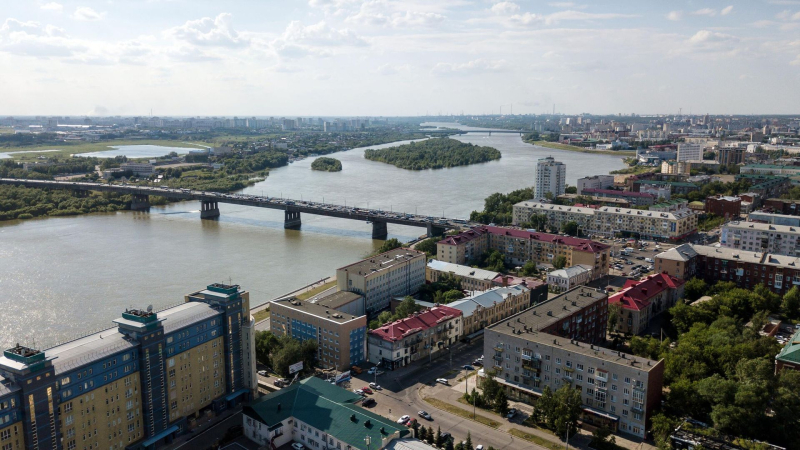 В аэропорту Омска ввели ограничения на полеты