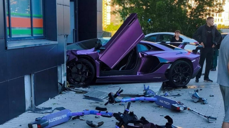 В Екатеринбурге пешеход пострадал в ДТП с Lamborghini