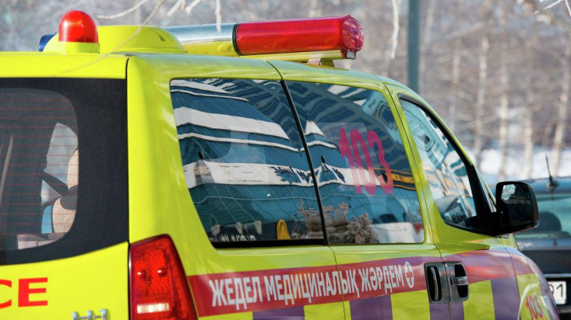 В Казахстане четырех россиян спасли на озере