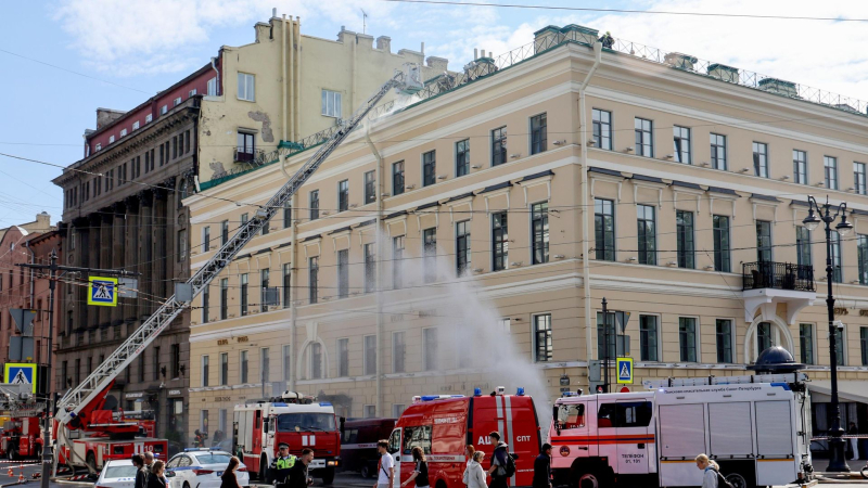 В МЧС назвали возможную причину пожара в доме Щербакова в Петербурге