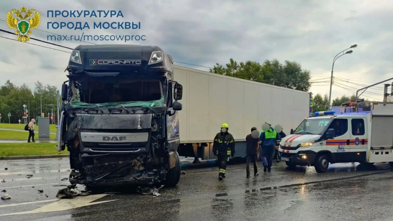 В Москве арестовали водителя грузовика, врезавшегося в автобус