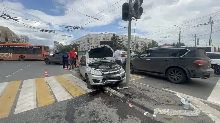 В Омске водитель легковушки наехал на пешеходов