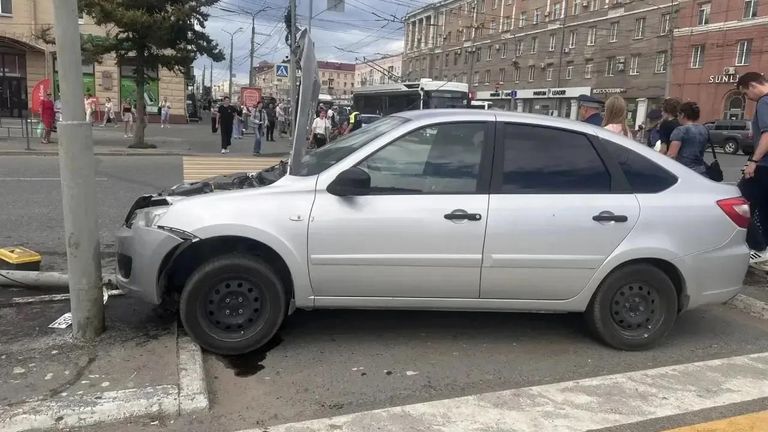 В Омске водитель легковушки наехал на пешеходов