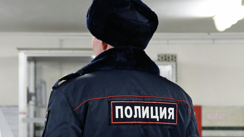 В Петербурге мужчина распылил перцовый баллончик в подъезде жилого дома