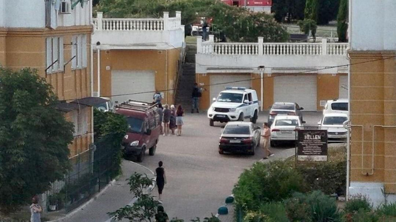 В Севастополе оцепили место подрыва военнослужащего