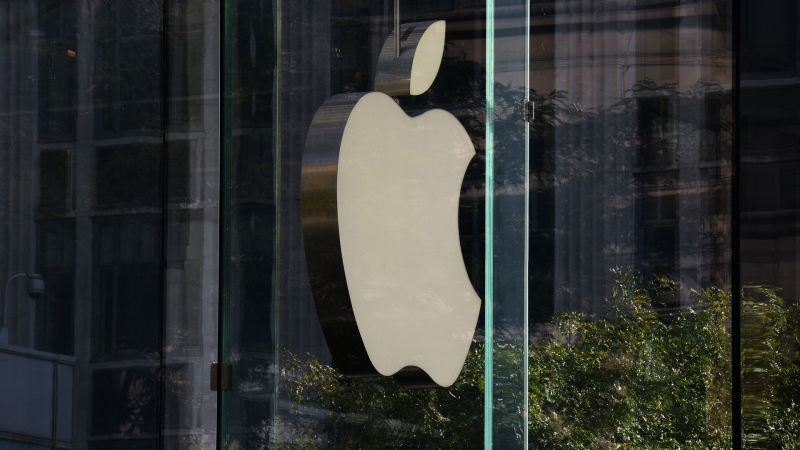 Владельцев iPhone предупредили об угрозе шпионского ПО, пишут СМИ