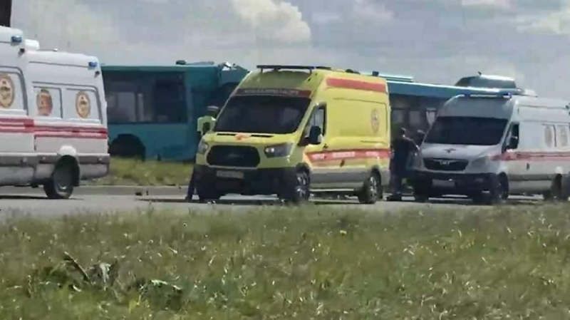 Всех пострадавших в ДТП с автобусами в Петербурге доставили в больницы