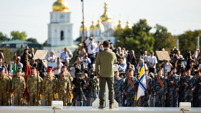 "Зачистить полностью". Кого не возьмут в "дивный новый мир" Зеленского
