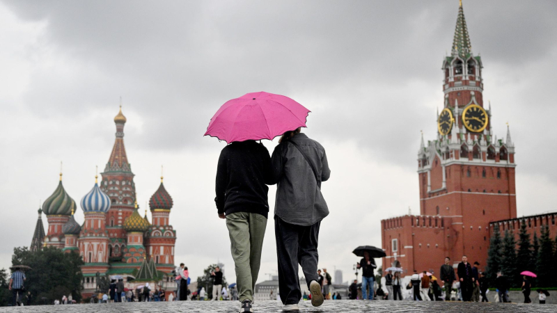 Жителям Москвы посоветовали взять с собой зонтики в День знаний