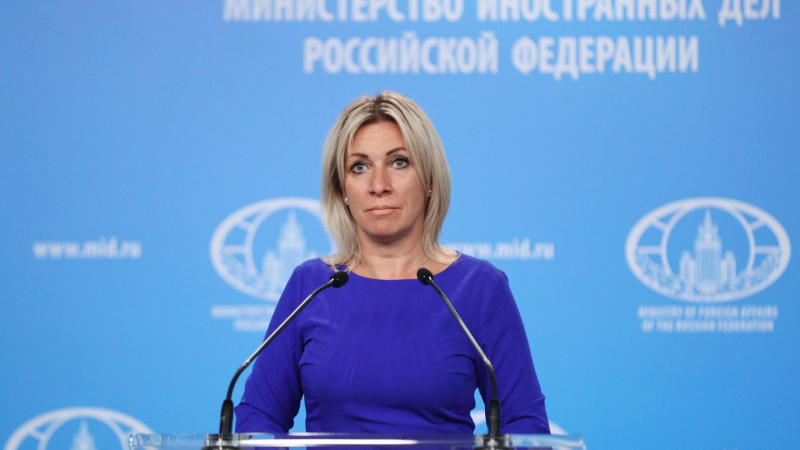 Каллас ставит европейцев в идиотское положение, заявила Захарова