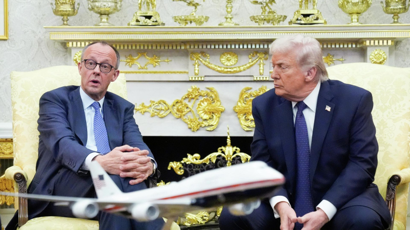 Мерц поговорил по телефону с Трампом