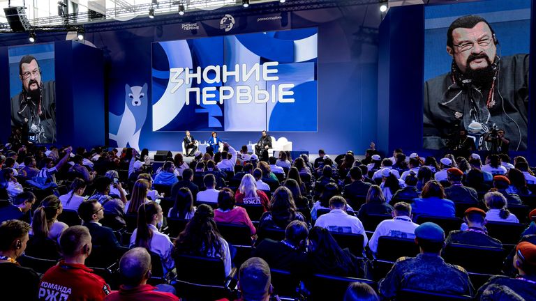 Миронов рассказал о значении Международного фестиваля молодежи