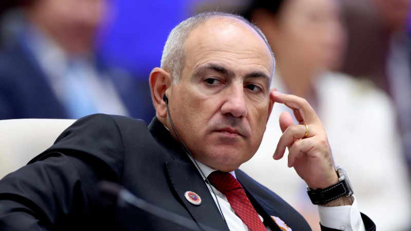 Пашинян прокомментировал возможность введения визового режима с Россией