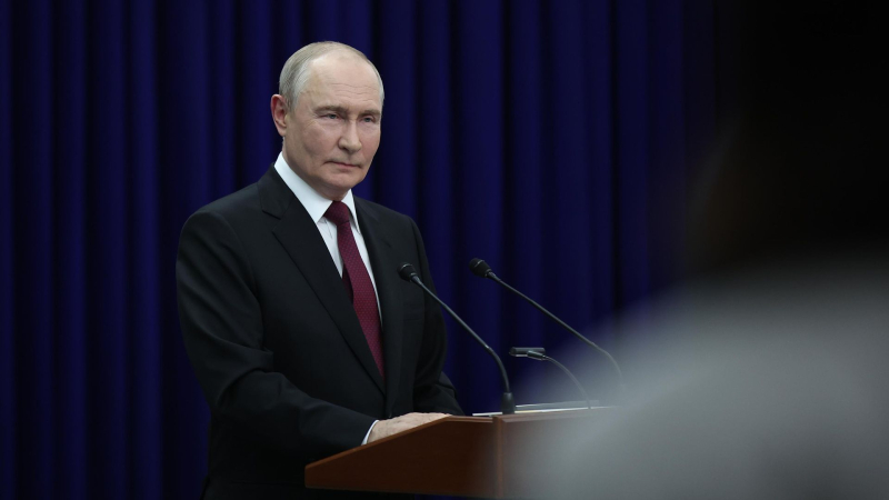 Путин поприветствовал гостей на торжественном концерте "Мы вместе"