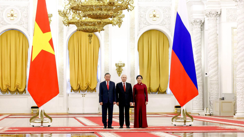Россия занимает особое место в сердцах народа Вьетнама, заявил То Лам