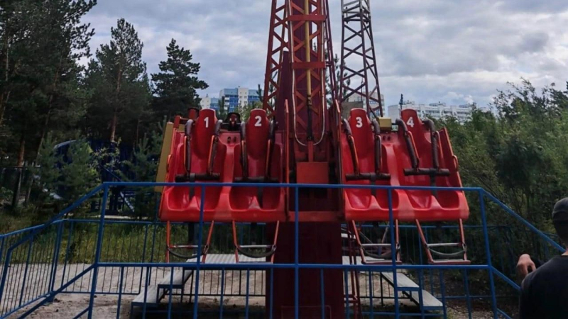 В Якутске на аттракционе, с которого выпала девушка, работал ребенок