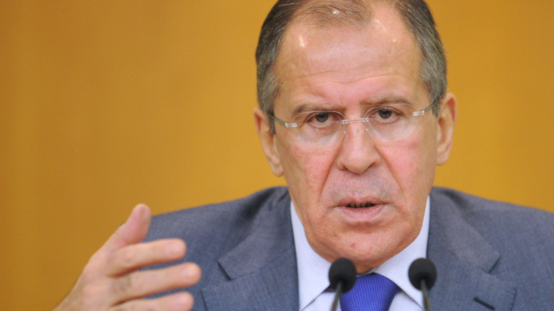 Запад превратился в сильно раненного зверя, заявил Лавров
